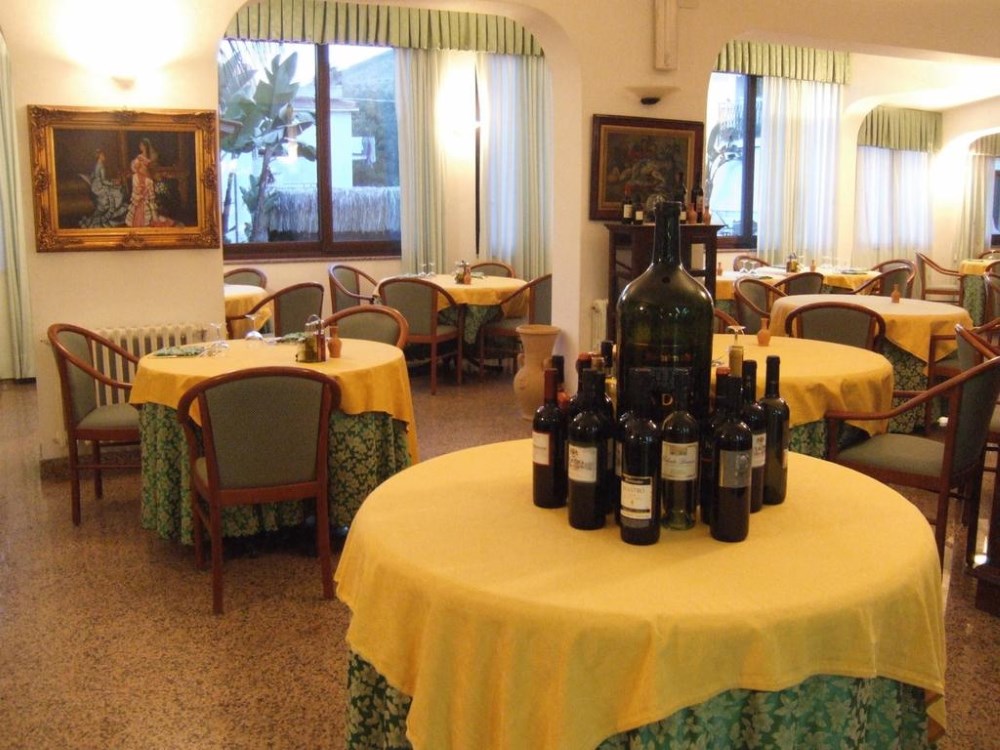 letto Hotel Pompeo Residence ***