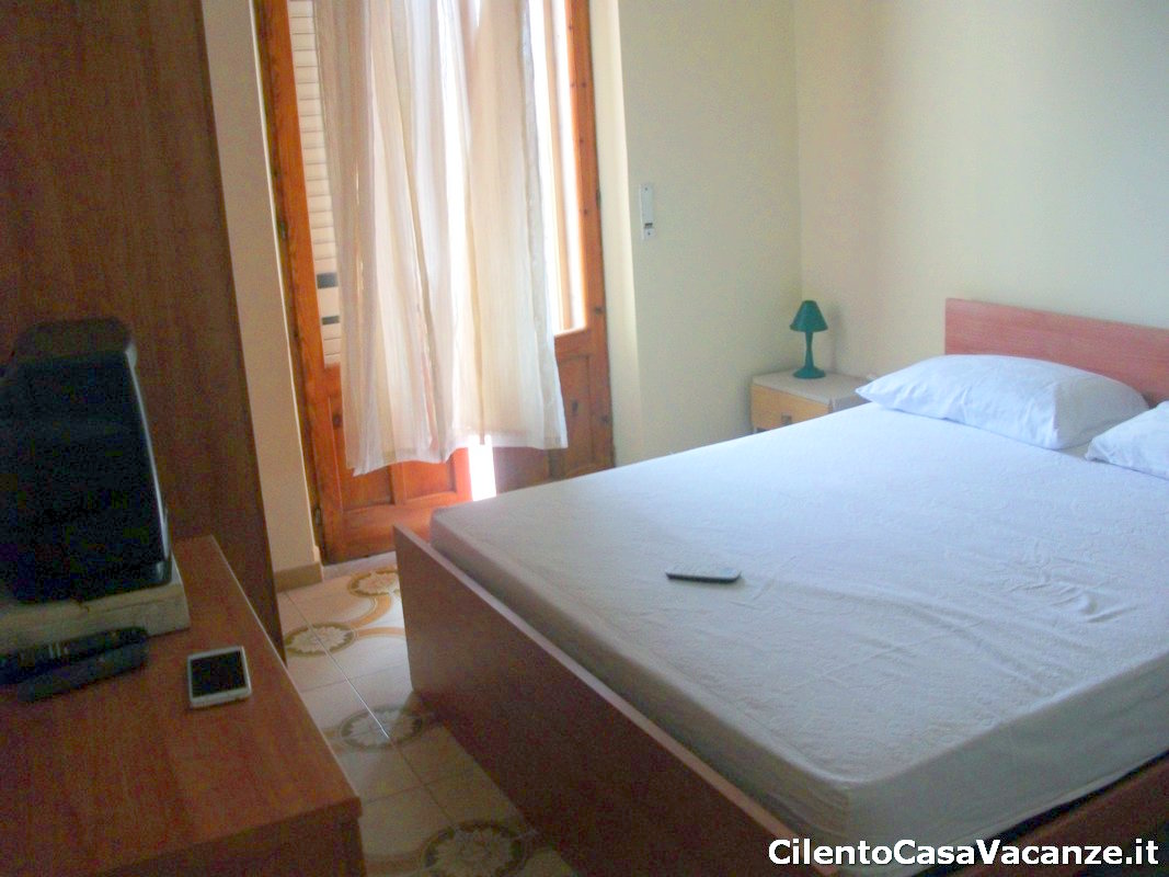 foto 2 di CASA VACANZE PATRIZIA INFANTINI Casa Vacanze in Marina di Camerota